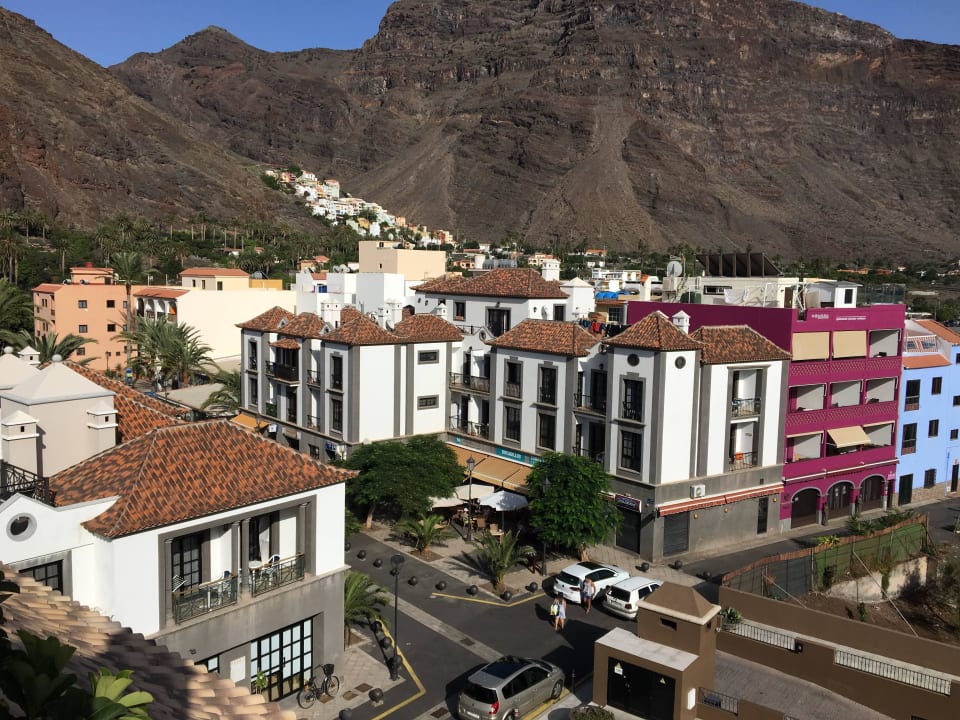 Blick vom Pool ins Tal Hotel Playa Calera