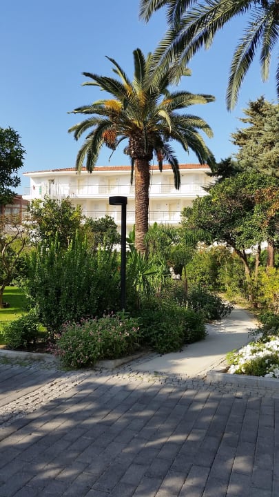 Weg durch den Garten Atlantique Holiday Club