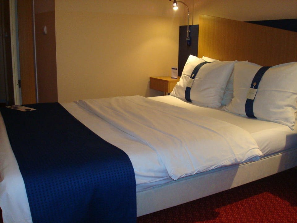 Zimmer Holiday Inn Express Frankfurt - Airport