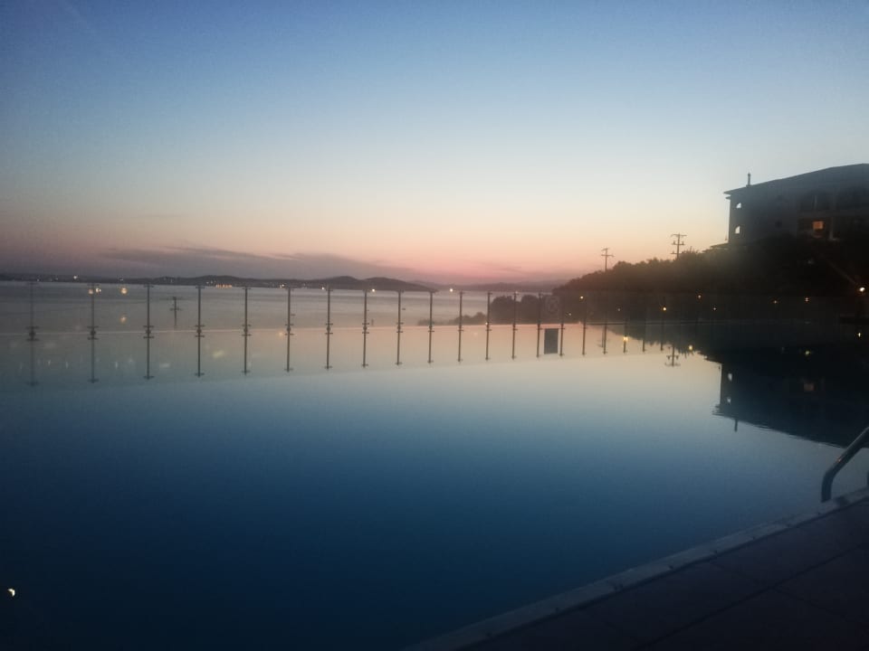 Pool Akrathos Beach Hotel