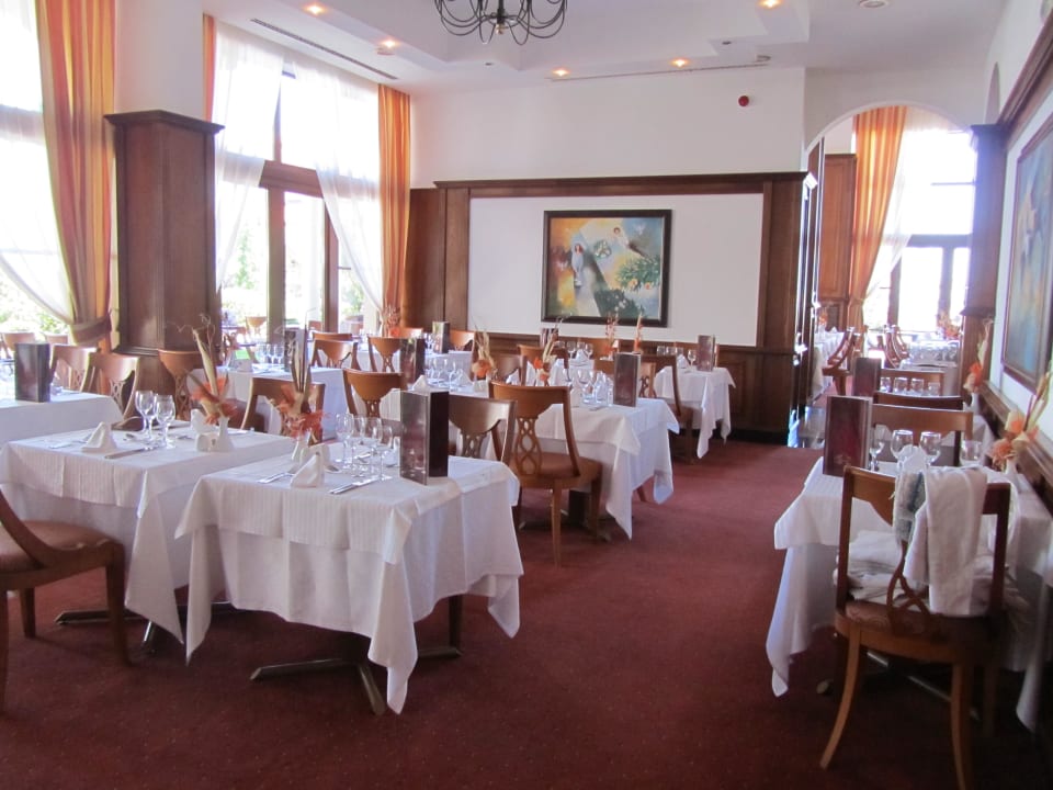 Hotel Helena Sands Helena Sands