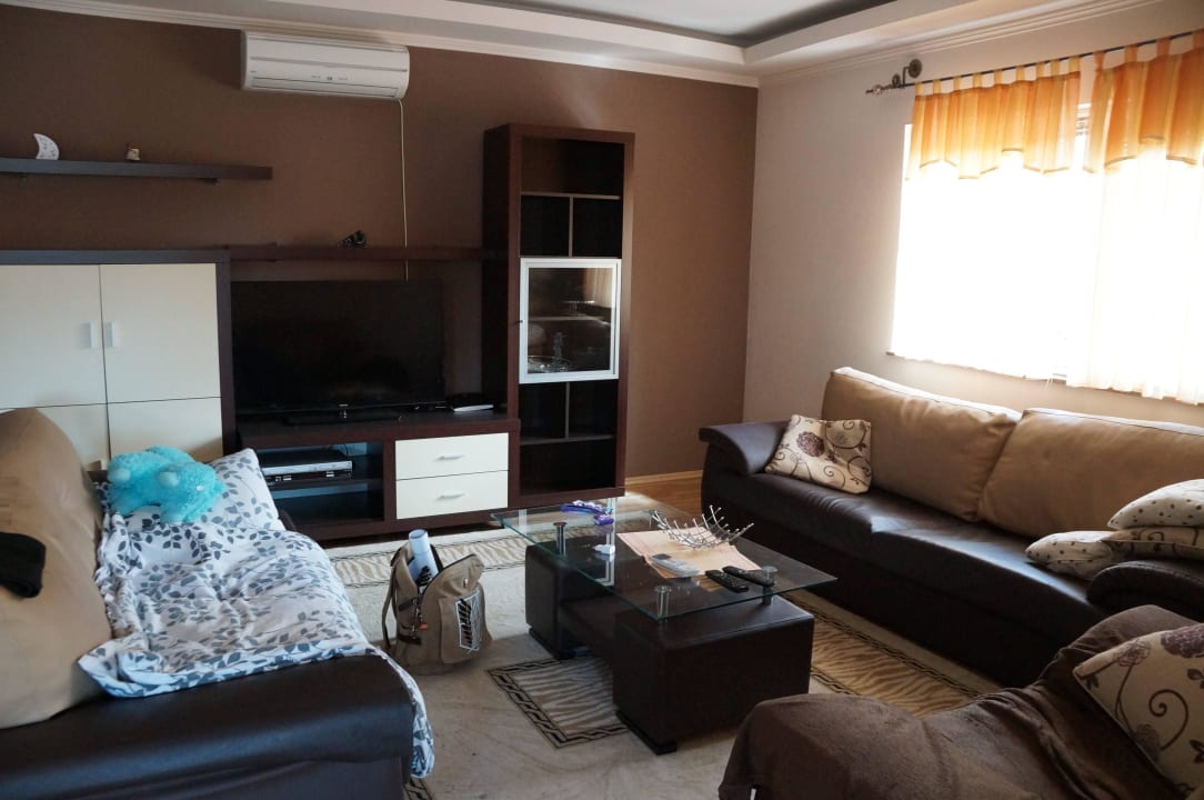 Wohnzimmer mit SAT TV Novasol Ferienhaus Makarska-Prolozac Donji