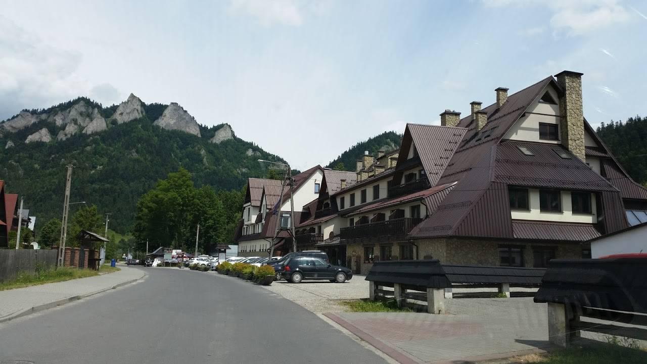 Hotel od fronu Hotel Nad Przełomem