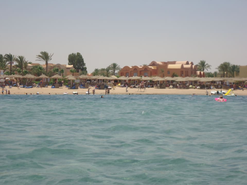 Strand, Sicht aus dem Wasser Jaz Makadi Oasis Resort