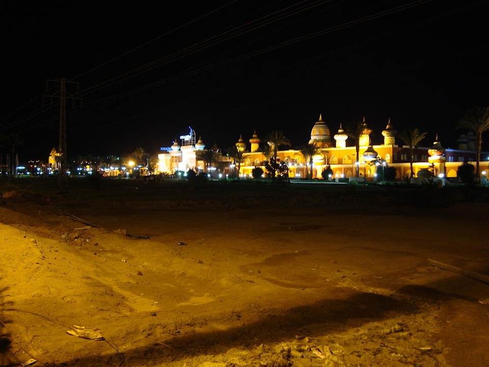 Hotel bei Nacht Pickalbatros Alf Leila Wa Leila Resort - Neverland Hurghada
