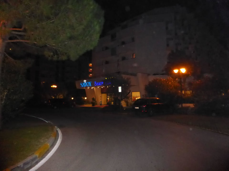 Ansicht bei Nacht Savoy Beach Hotel & Thermal Spa