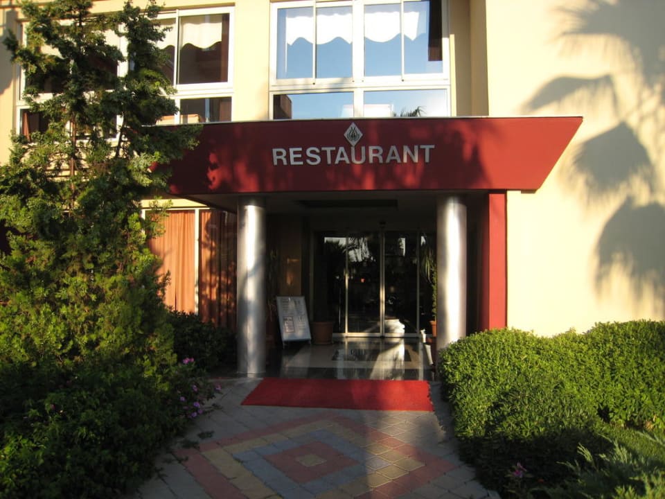 Eingang zum Restaurant Hotel Orfeus Park
