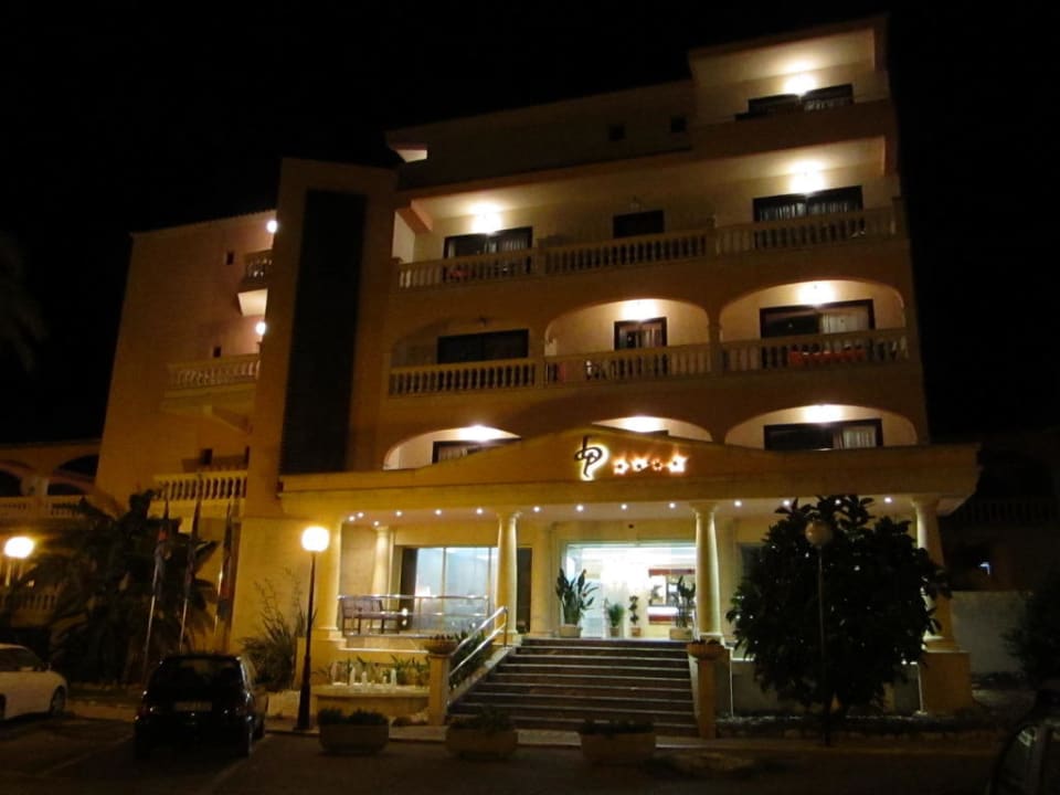 Hotel bei Nacht (Haupteingang) R2 Lago Playa Park