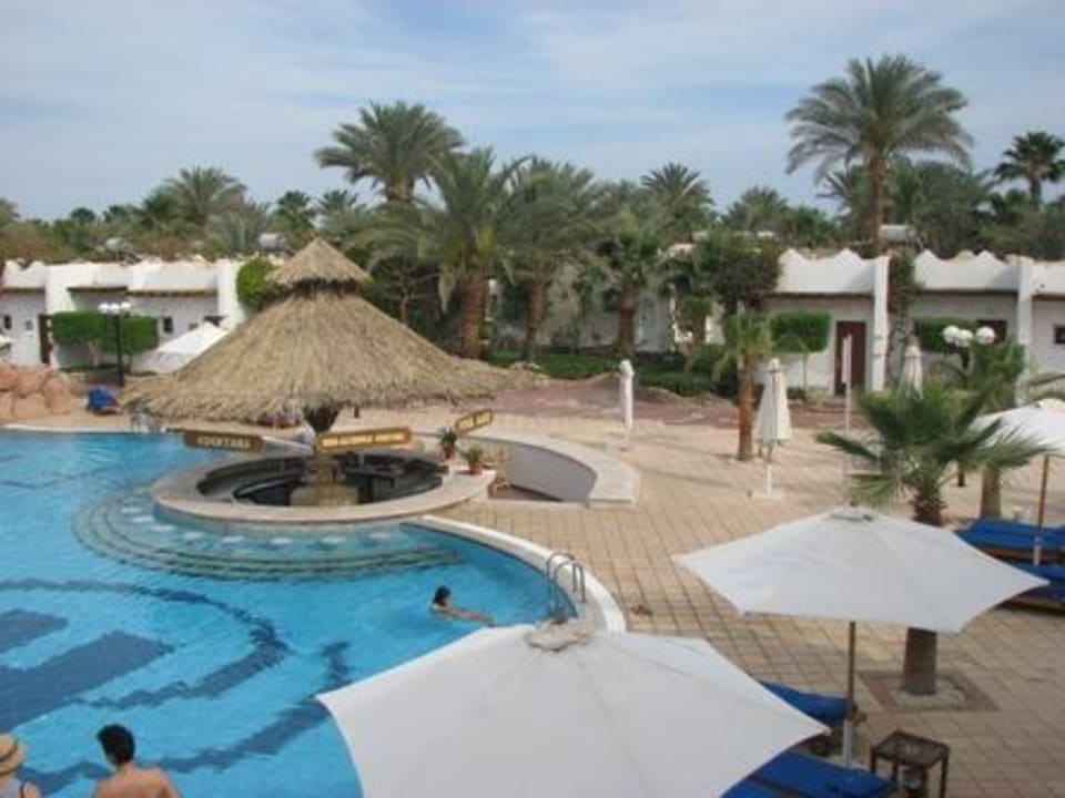 Pool in der Nähe der Rezeption - neu gebaut JAZ Fayrouz