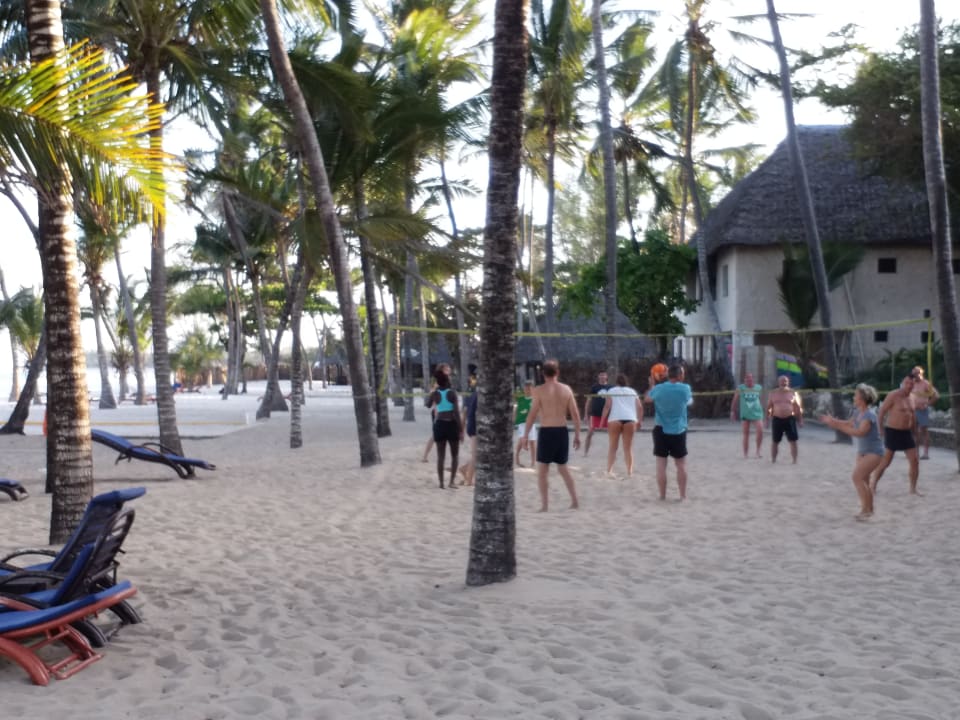 Strand Resort Amani Tiwi Beach