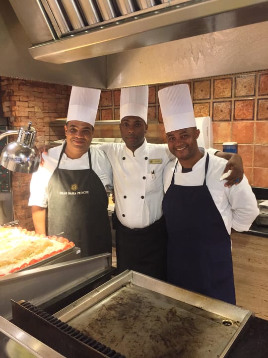 Top Buffet auch dank dieser Männer Bahia Principe Grand El Portillo