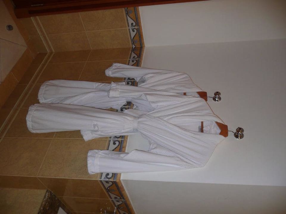 Bademäntel Hotel Le Meridien Al Aqah Beach Resort