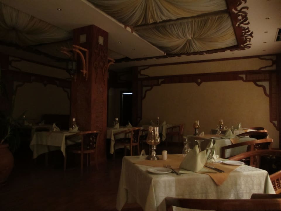 В восточном ресторане Imperial Shams Abu Soma