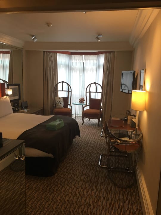 Blick ins Zimmer Athenaeum Hotel & Apartment