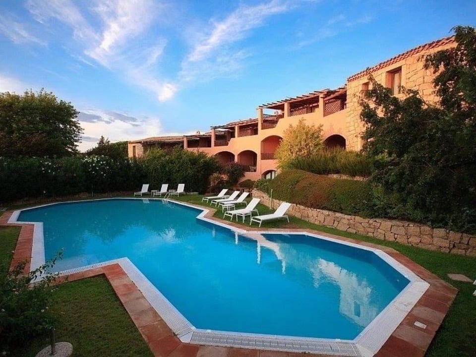 Poolanlage Swadeshi Green Park Hotel