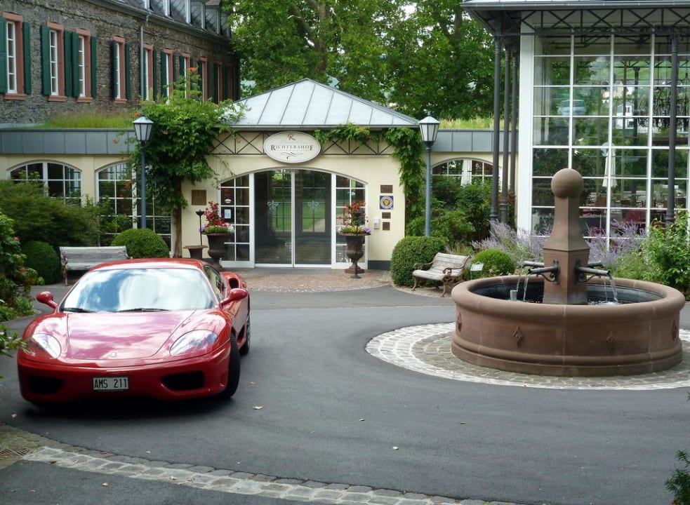 Haupteingang des Hotels Weinromantikhotel Richtershof