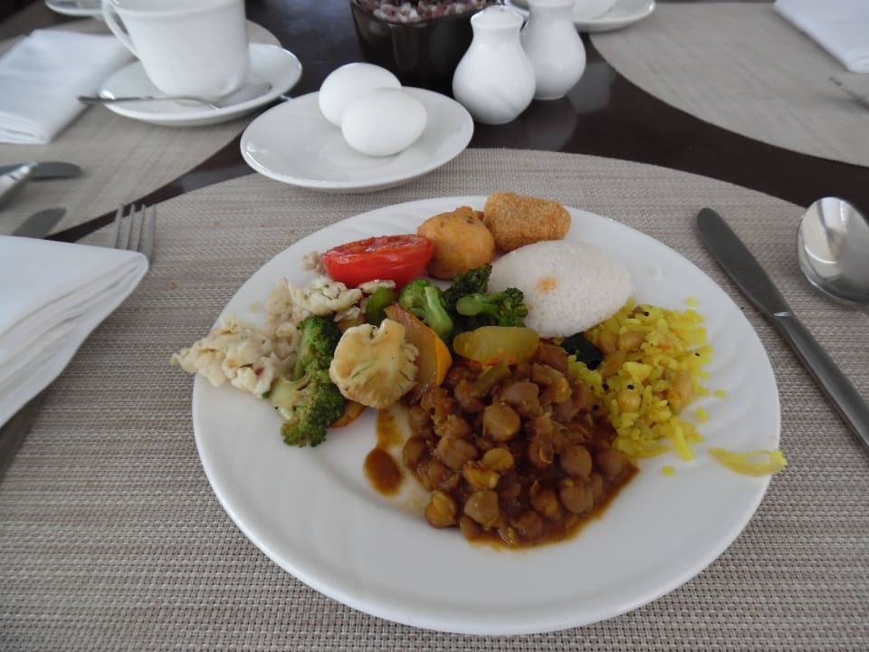 Frühstück Four Points Hotel by Sheraton New Delhi Airport Highway