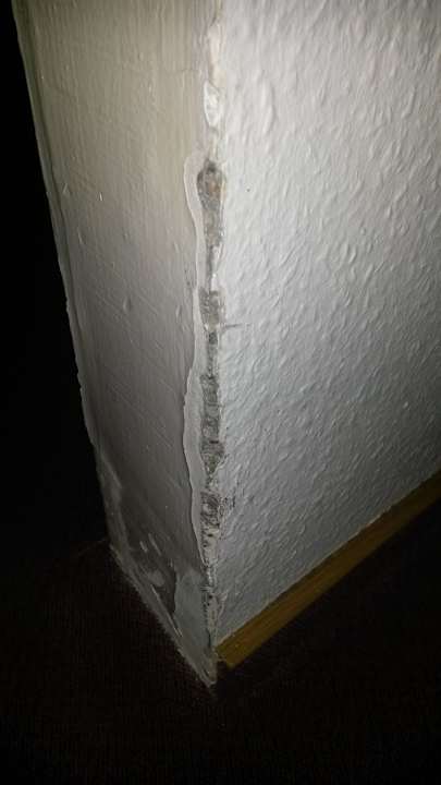 Abgeplatzer Putz Wohnzimmer Days Inn Leipzig City Centre