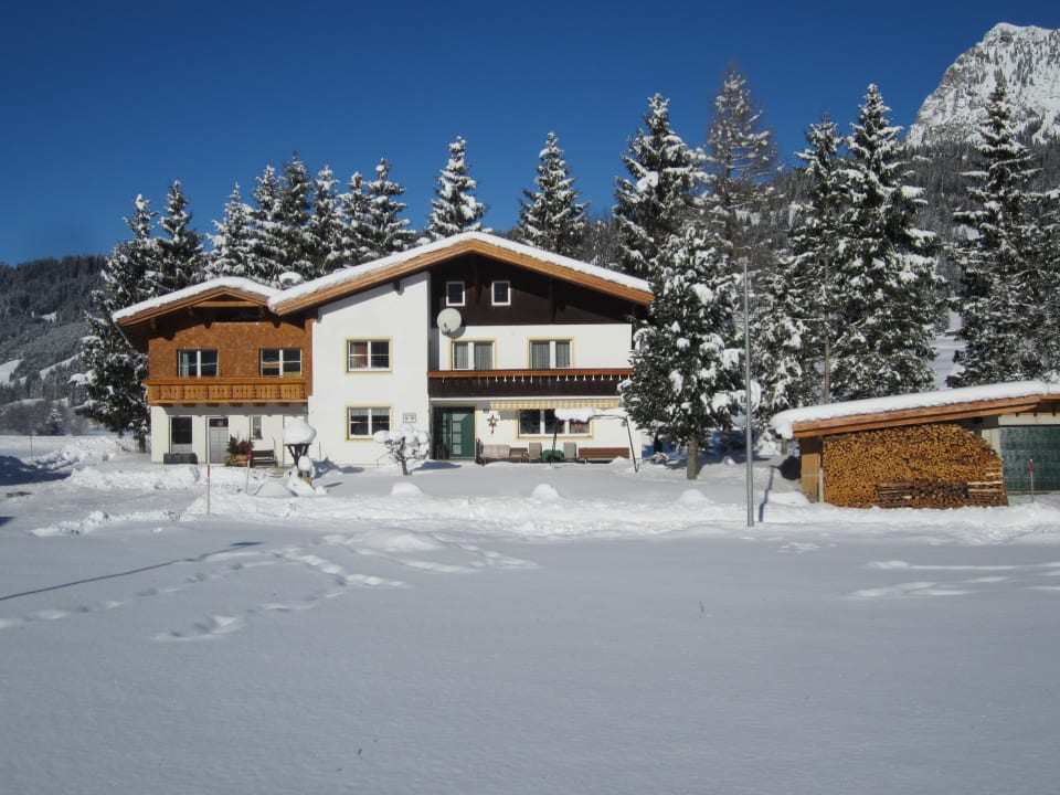 Außenansicht Pension Tannheim - Fewo und Zimmer