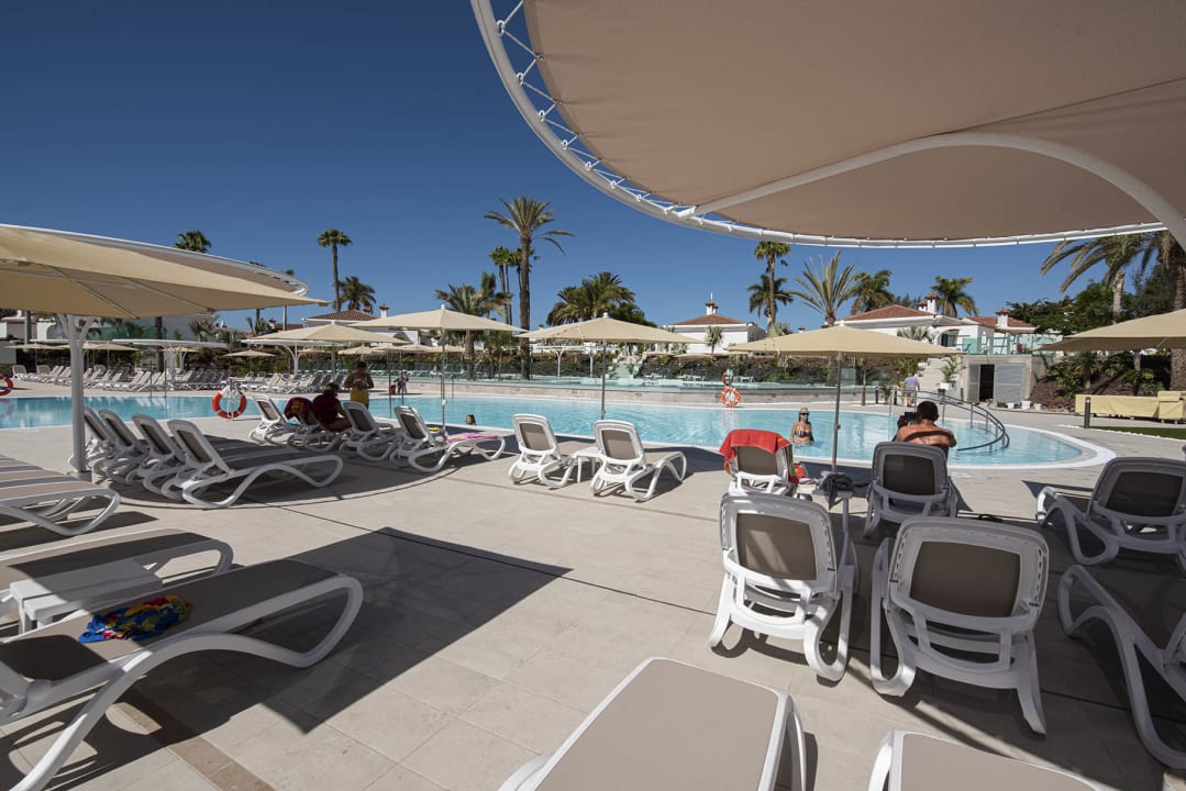 Pool Hotel LIVVO Dunagolf Suites