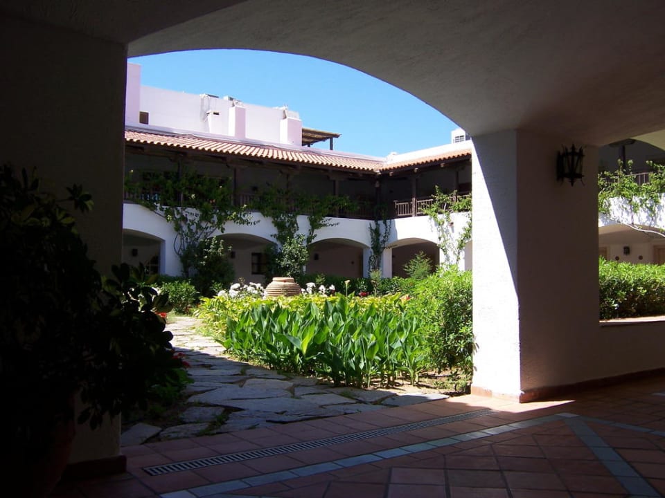 Verbindung Haupt- zu Nebenhaus Creta Maris Resort