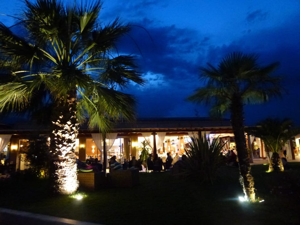 Blick auf die Hochzeitsgesellschaft alltoura Club Hotel Poseidon Palace