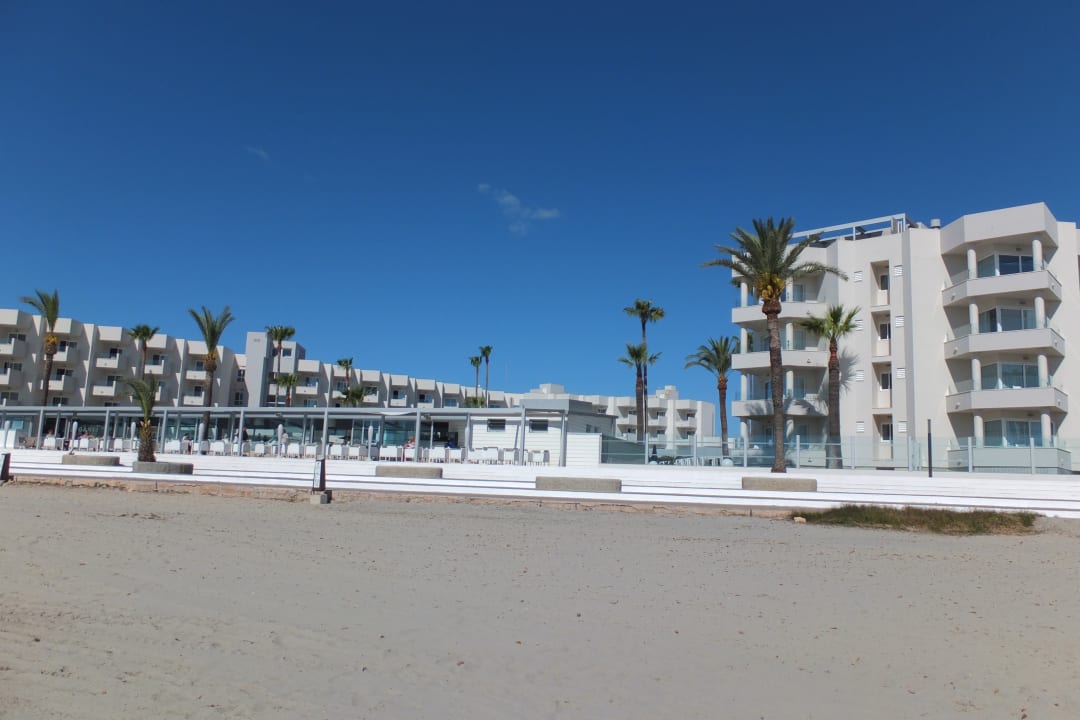 Ansicht vom Strand aus Hotel Garbi Ibiza & Spa