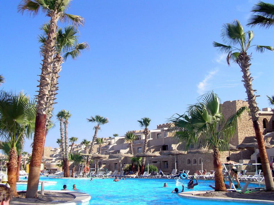 Пальмовый бассейн Pickalbatros Citadel Resort