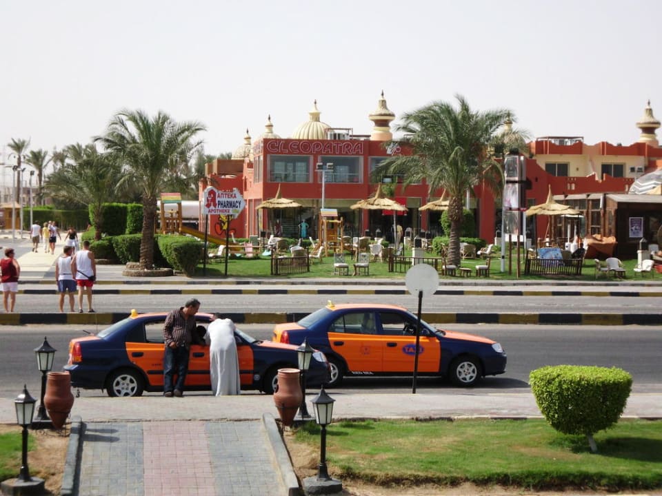 Blick vom Hotel zum Cleopatracenter Pickalbatros Dana Beach Resort - Hurghada
