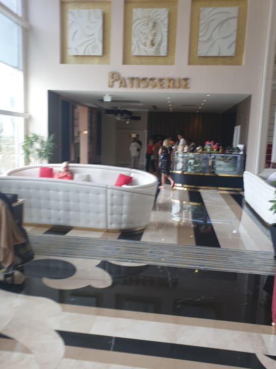 Lobby Azura Deluxe Resort & Spa Hotel