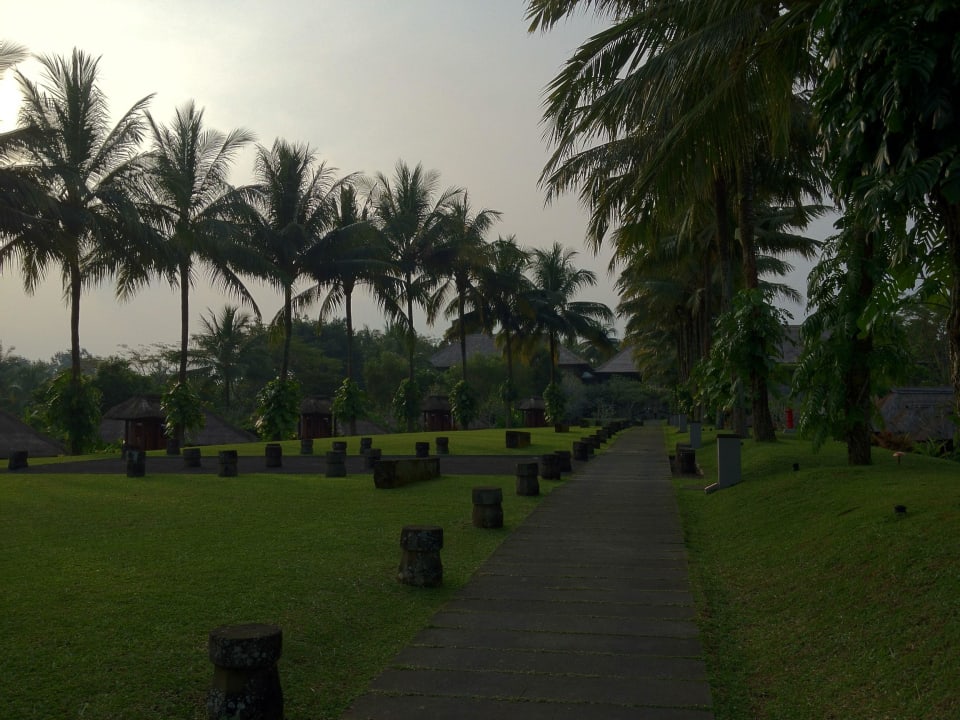 Weg zum Spa-Bereich Maya Ubud Resort & Spa Bali