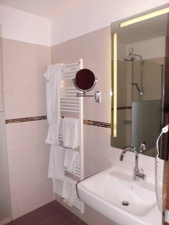 4 Göbel's Seehotel Diemelsee