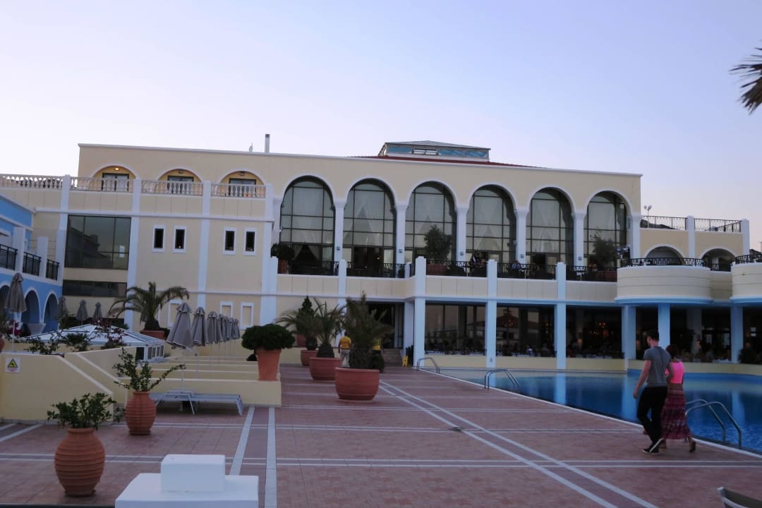 Hauptgebäude Porto Bello Royal