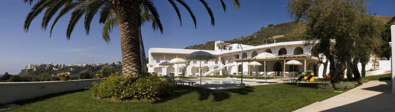 Panoramica esterno Hotel Grotta Di Tiberio