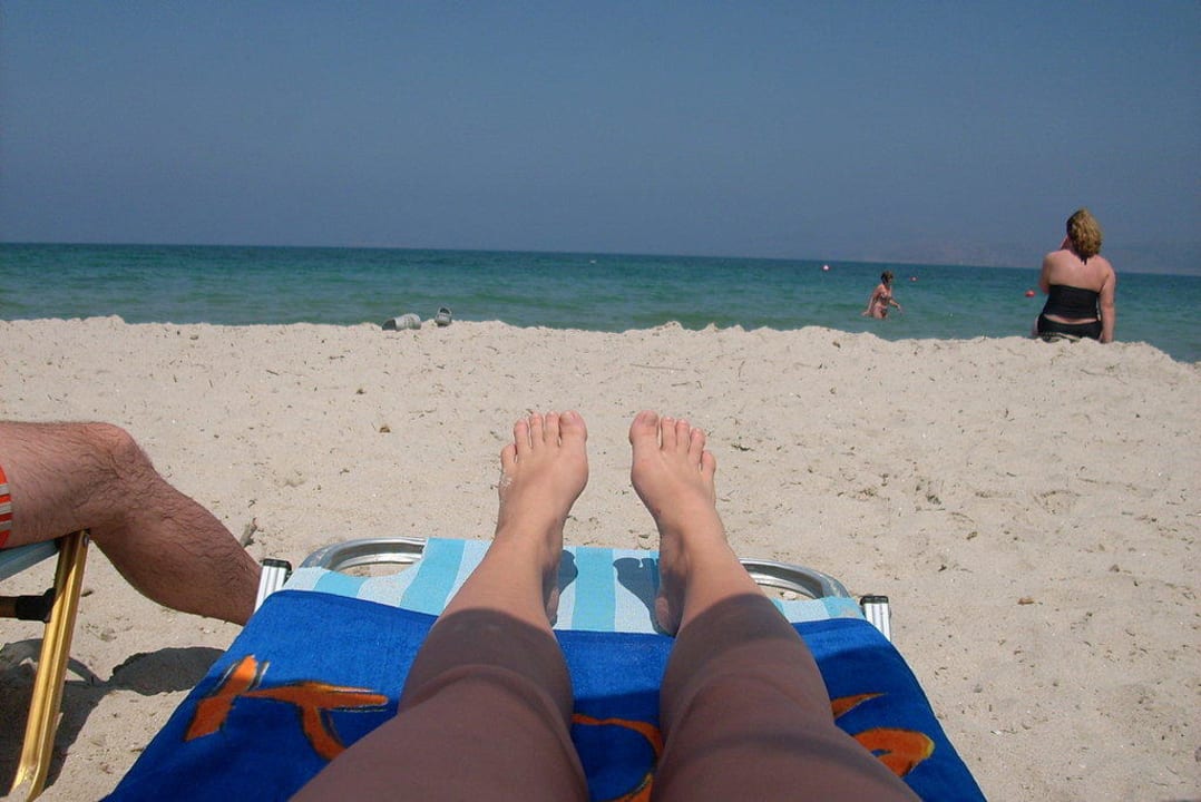 Ausblick von der Liege aufs Meer Hotel Marmari Suites