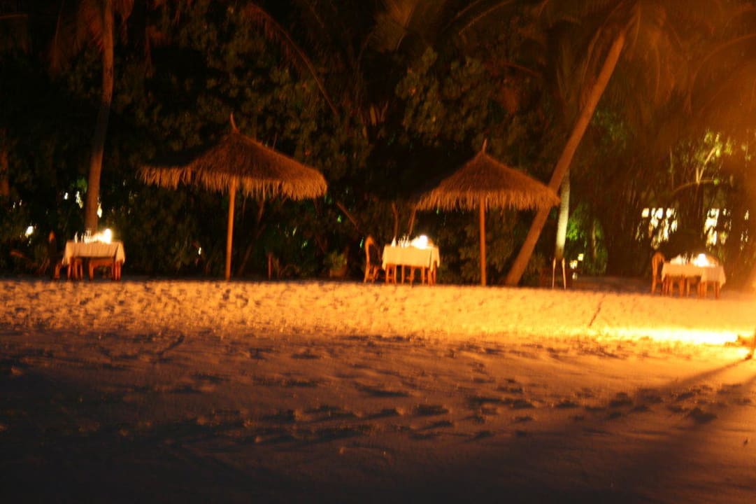 Dinner am Strand NH Collection Maldives Reethi Resort