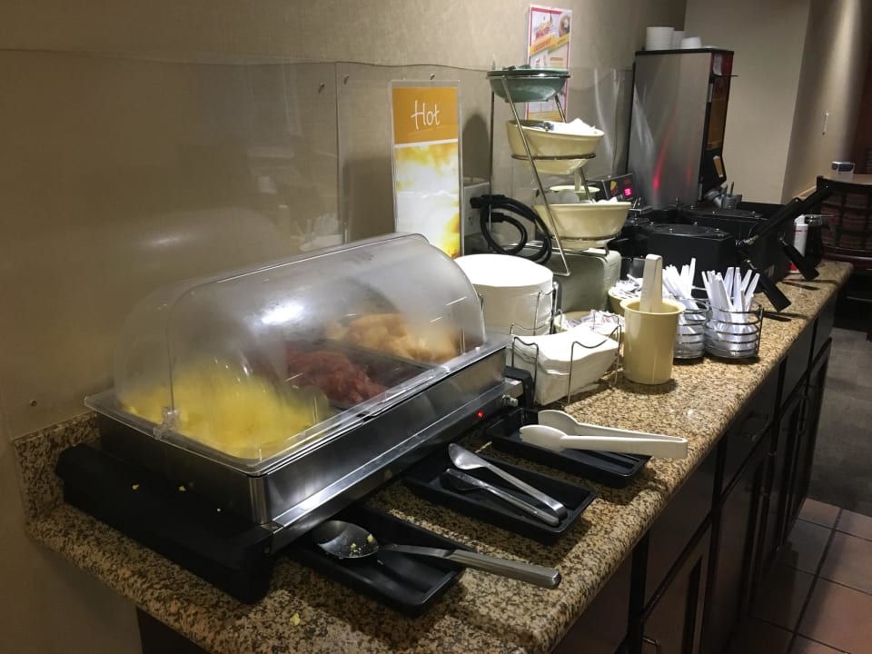 Gastro Hotel Quality Inn & Suites