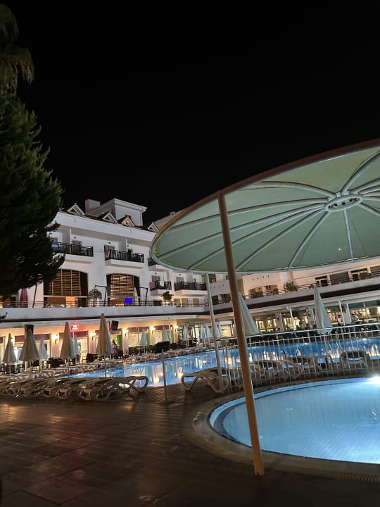 Pool Side Aquamarin Resort & Spa