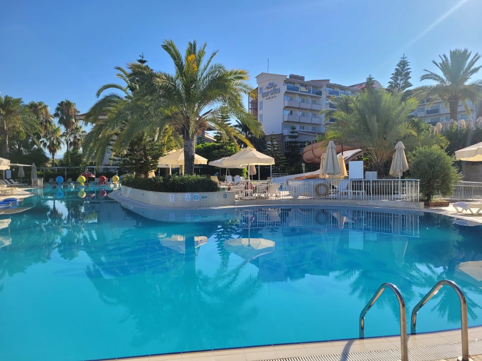Pool Seaden Corolla Hotel