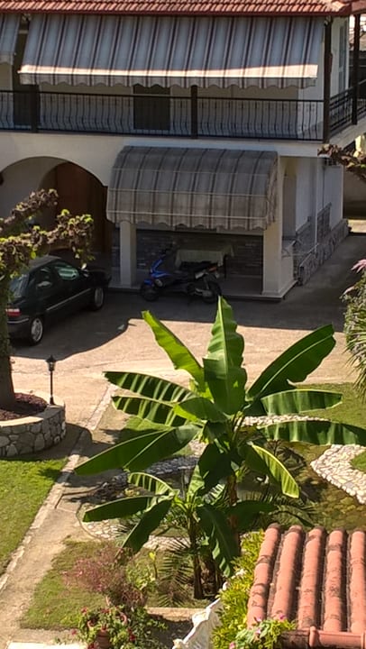 Gartenanlage Villa Dimitris  Mt Olympus Riviera Apartments & Studios