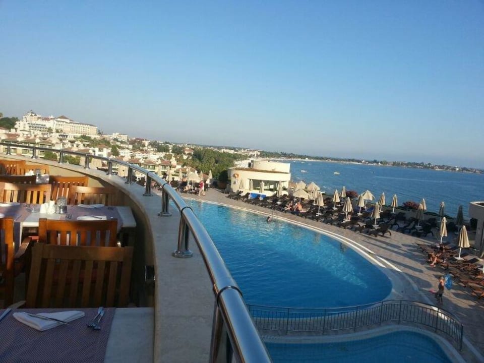 Blick auf Pool und nach Side Melas Resort Hotel