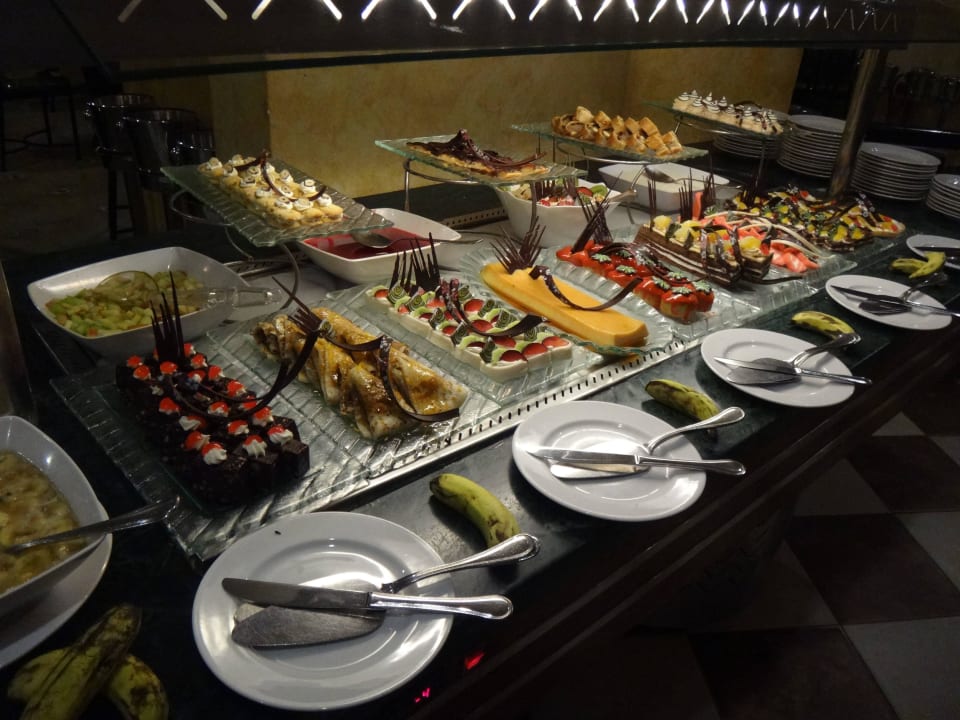 Büffet im Kaiser Restaurant Pickalbatros Dana Beach Resort - Hurghada