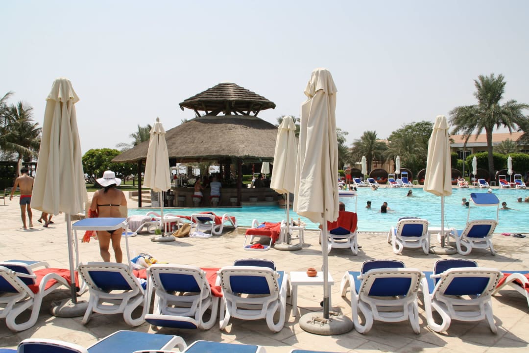 Immer genug liegen auch ohne Handtücher Fujairah Rotana Resort & Spa