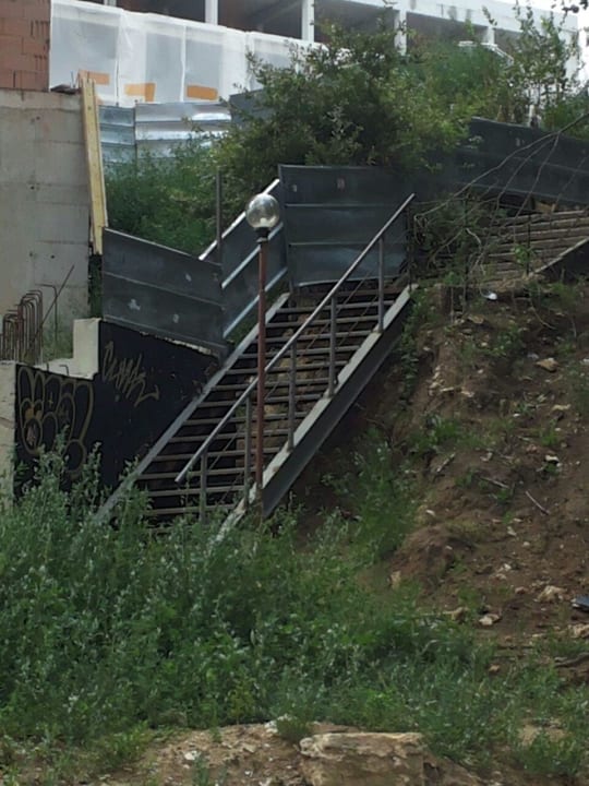 Treppen zum Strand Hotel Atlas