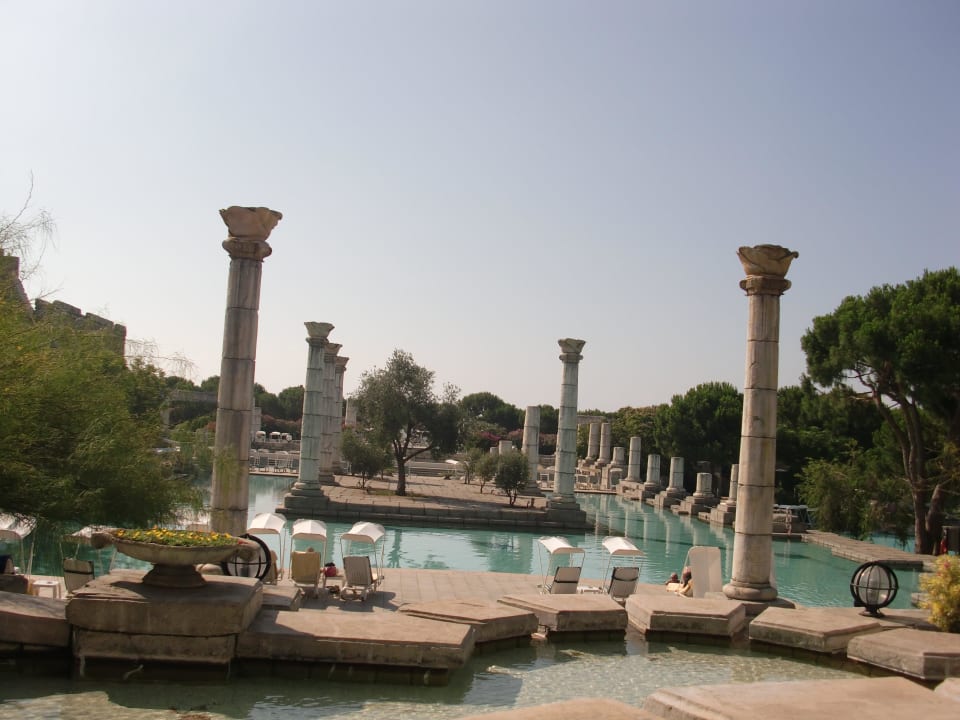 Pool Xanadu Resort Hotel