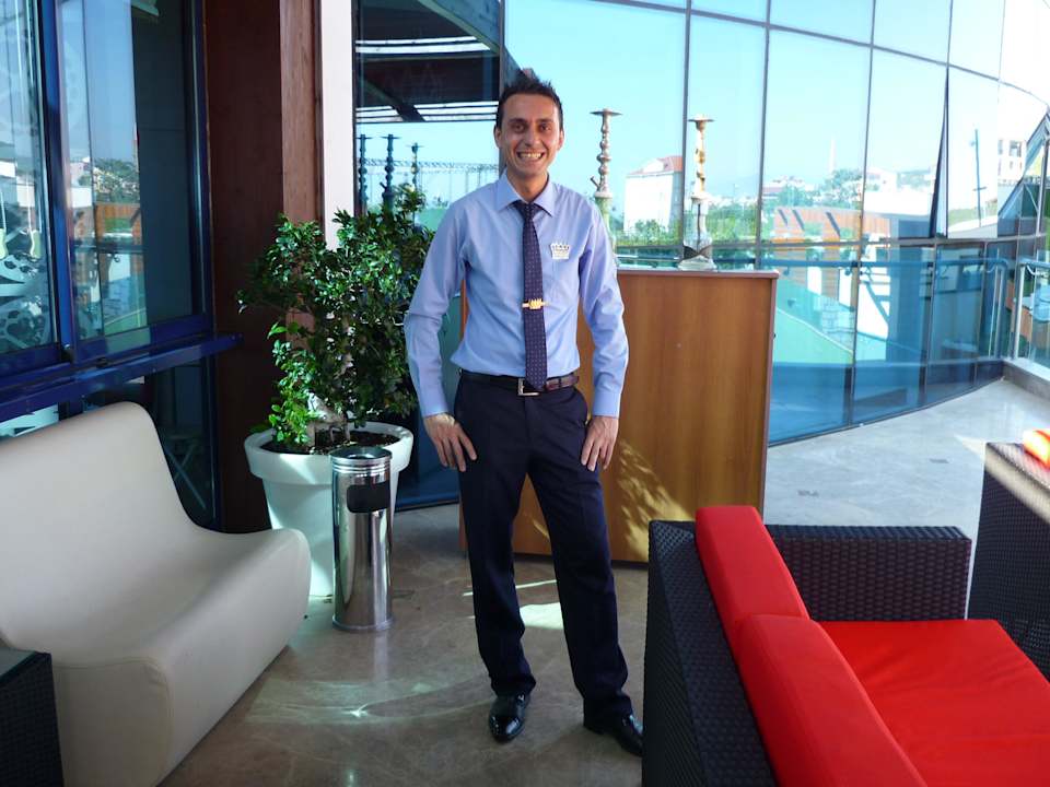 Super freundlicher Mehmet von der A-Bar Granada Luxury Okurcalar