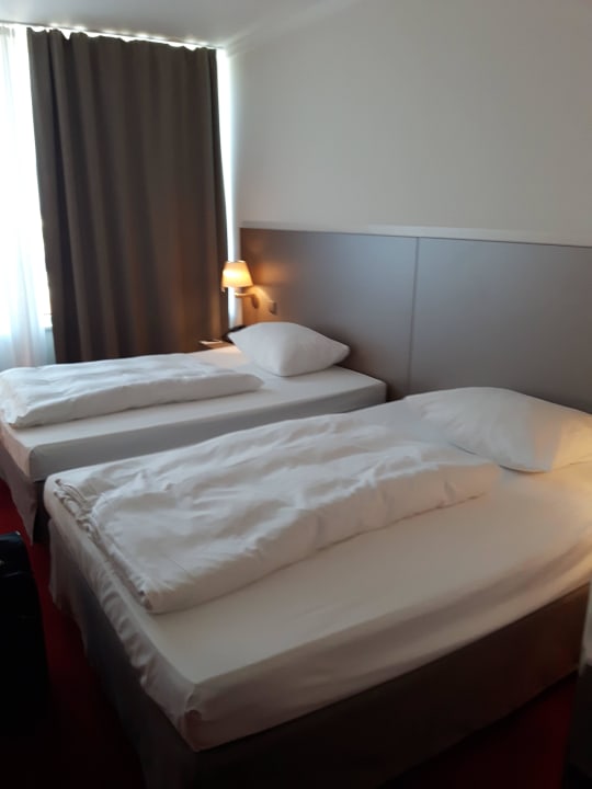Zwei bequeme Betten im Executive Zimmer Lindner Hotel Cottbus
