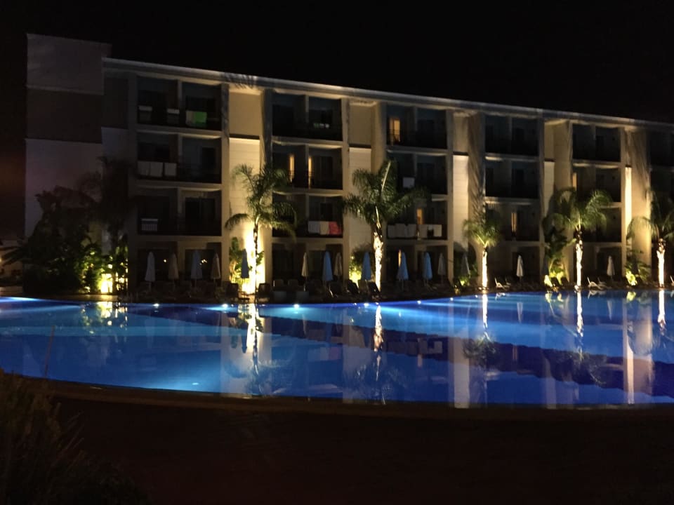 Pool nachts Paloma Oceana