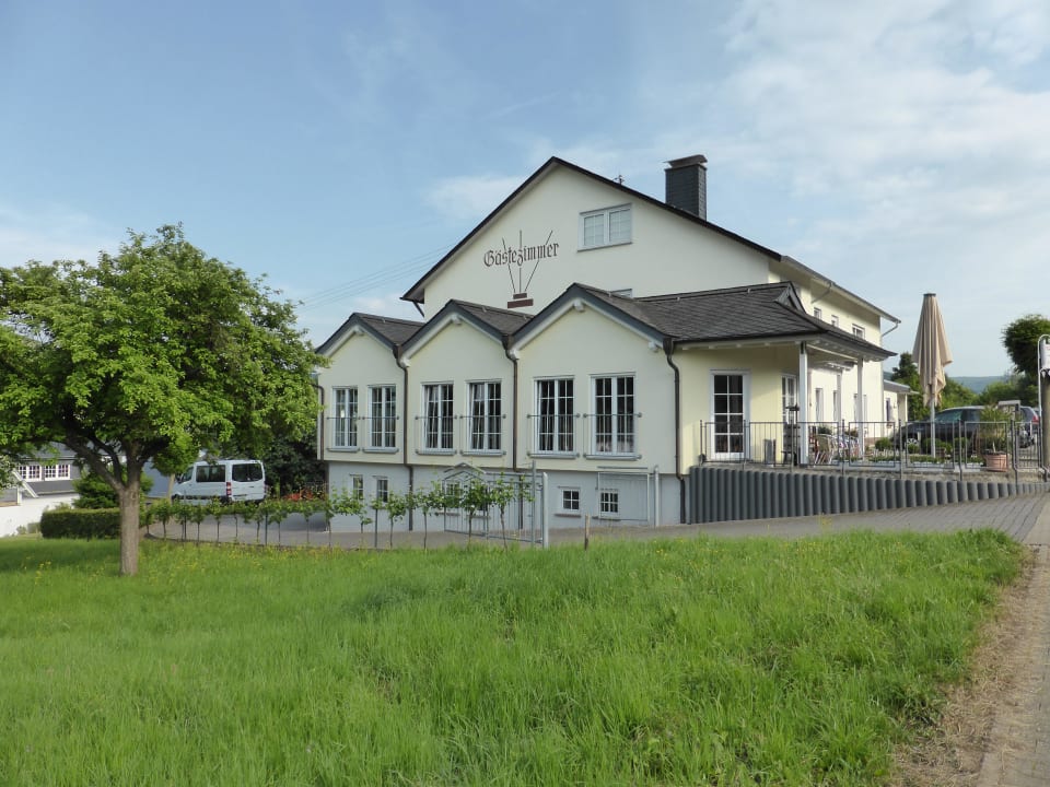 Rosenlay von der Seite Wein & Gästehaus Rosenlay