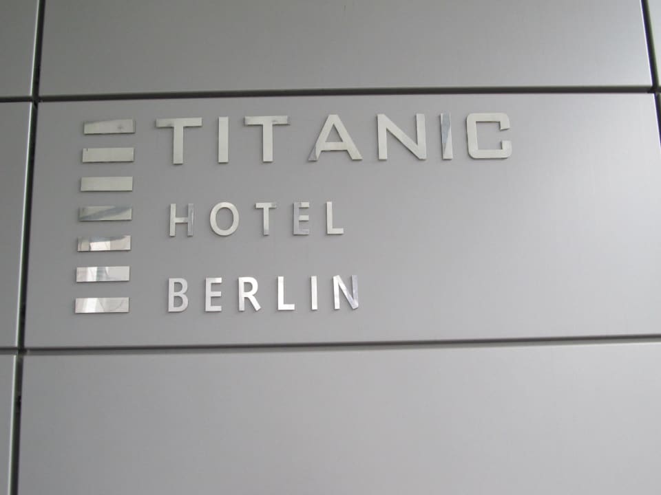 Eingangsbereich TITANIC Comfort Berlin Mitte